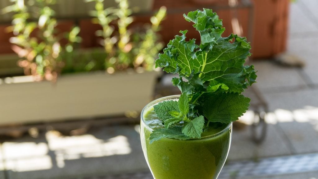 green-smoothie-for-strong-bones-better-circulation