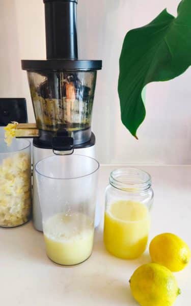 Are There Any Safety Precautions To Take When Using A Lemon Juicer?