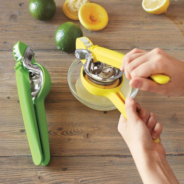 Are There Any Safety Precautions To Take When Using A Lemon Juicer?