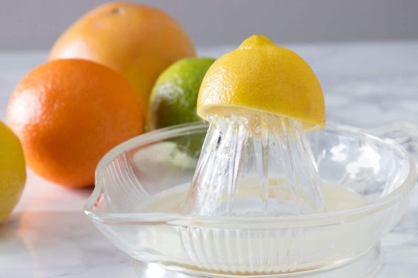 How Do You Squeeze Lemon Juice In A Juicer?