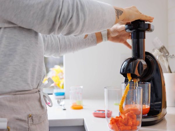 What Is The Difference Between A Centrifugal Juicer And An Electric Citrus Juicer?